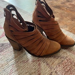 Freebirds by Steve Madden booties
